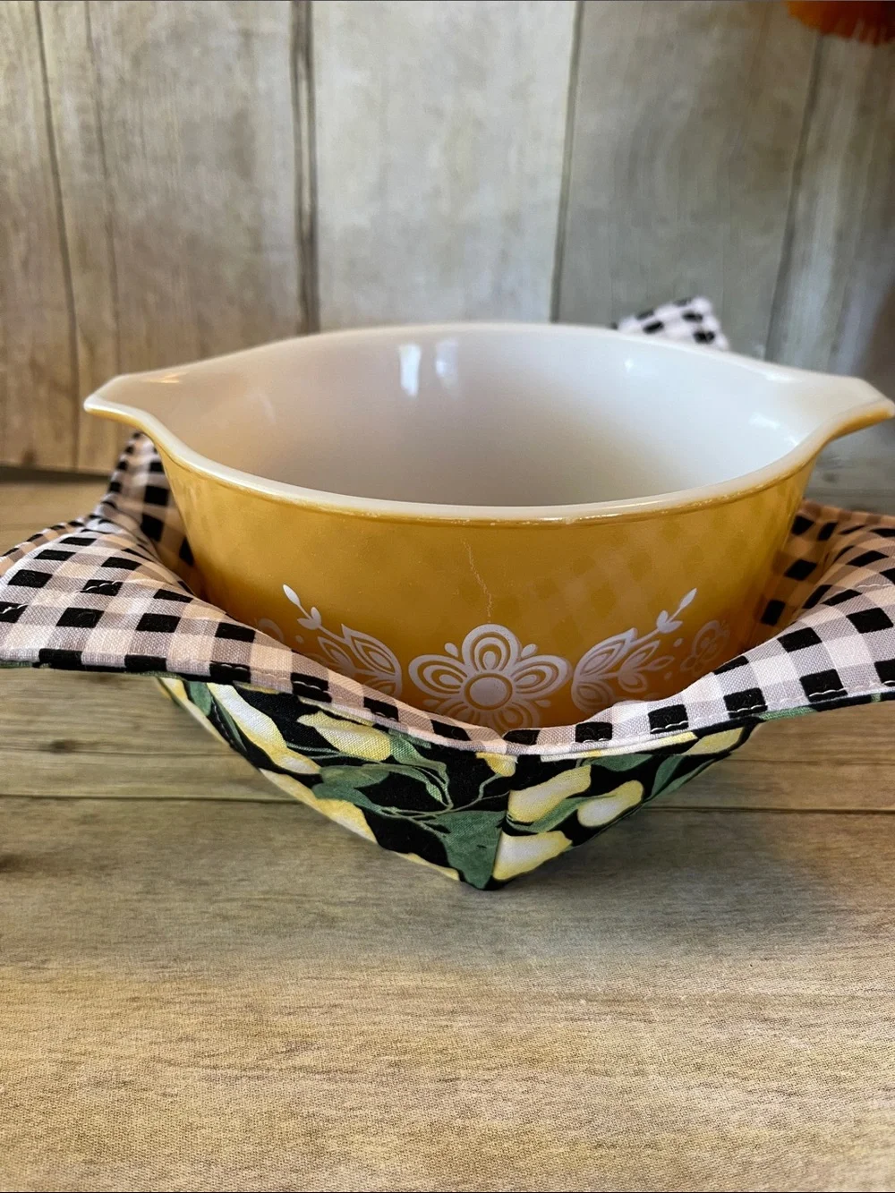 Microwave /Ice Cream Bowl Cozy Reversible Yellow & Black Lemons